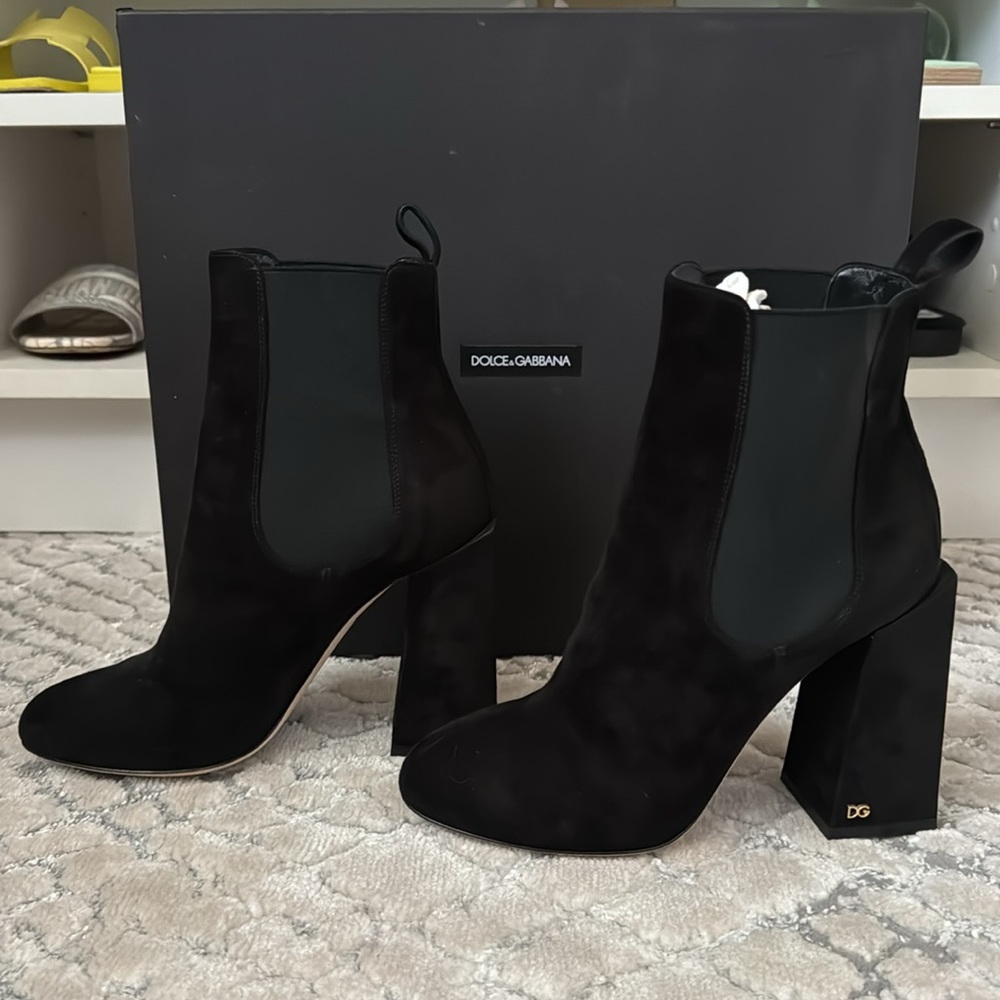 Dolce & Gabbana black suede boots - Picture 4 of 9
